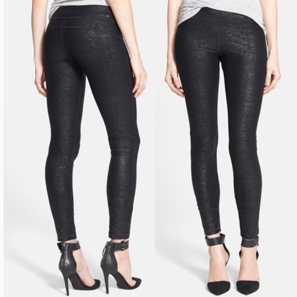 Joe’s ‘off-duty’ black snakeskin print leggings 🐍 - Picture 1 of 7